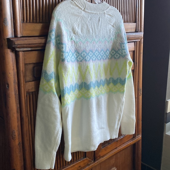 Loft Fair Isle Raglan Sweater - Picture 11 of 12